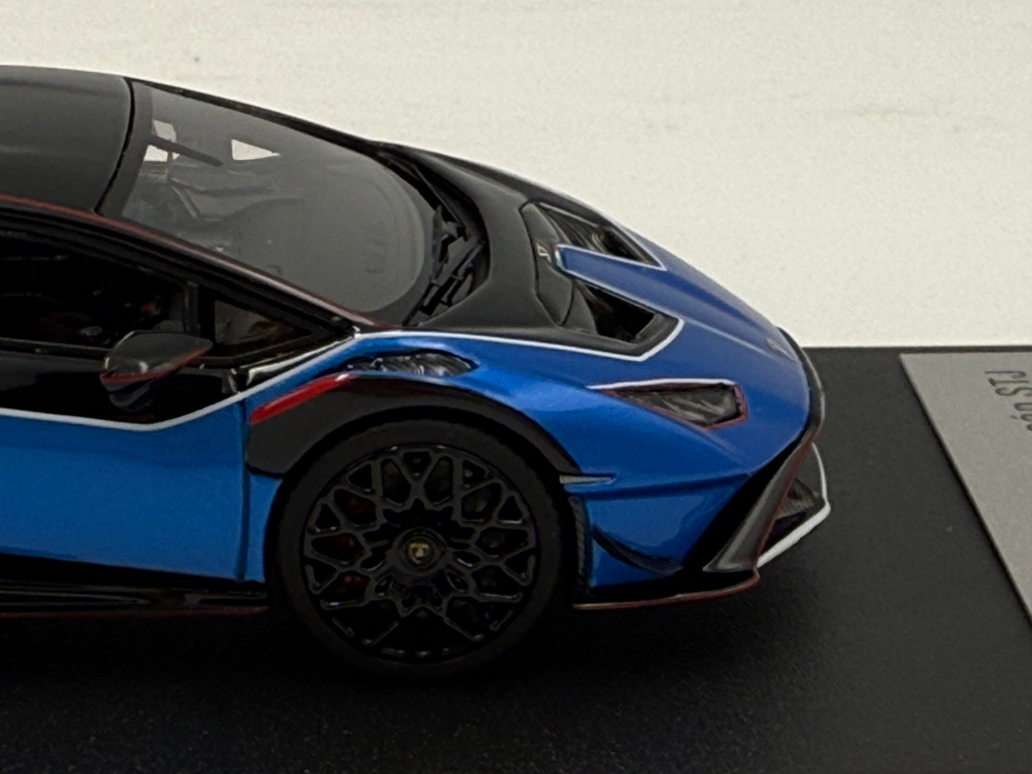 Looksmart 1:43 Lamborghini Huracan STJ (Blu Eliadi)