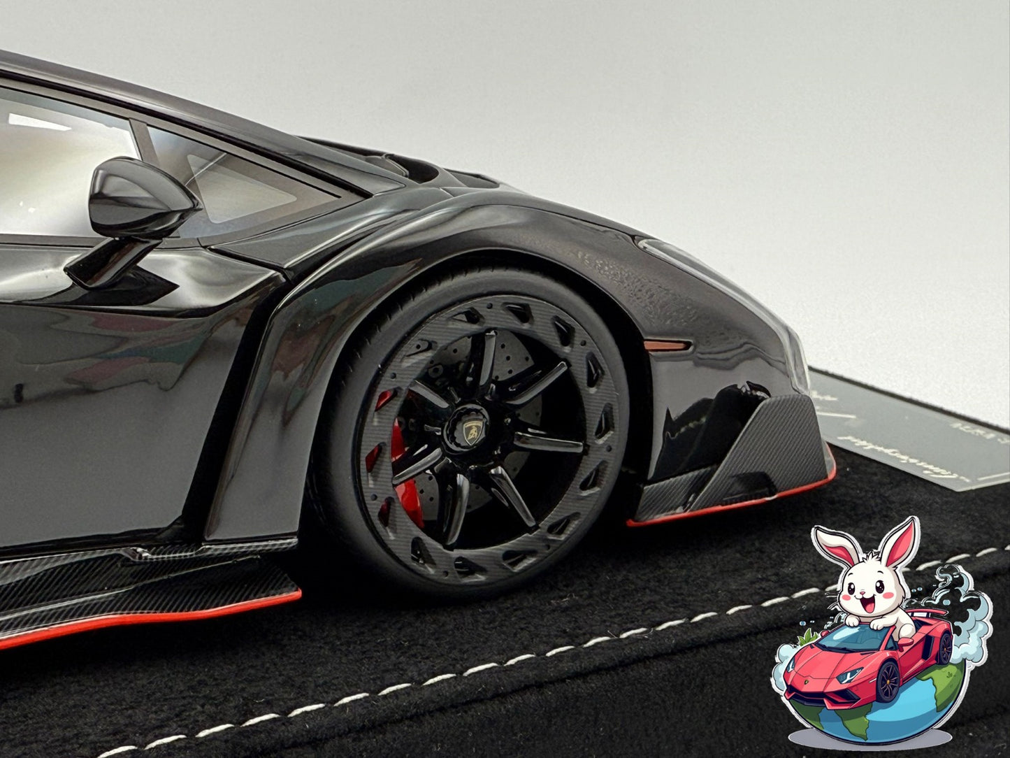 Henson & Heaven 1:18 Lamborghini Veneno Roadster (Diamond Black)