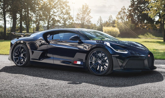 PREORDER HH Model 1:18 Bugatti Divo (Blue Carbon Fiber)