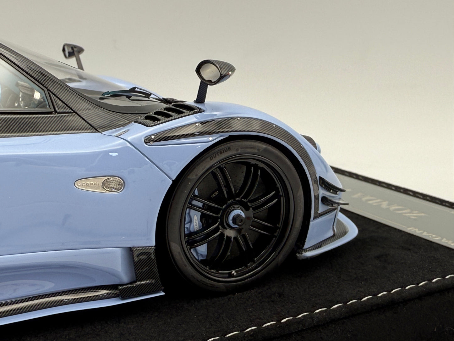 Henson & Heaven 1:18 Pagani Zonda 760RS (Baby Blue)