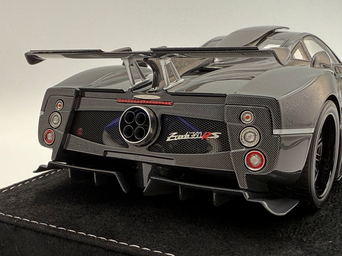 Henson & Heaven 1:18 Pagani Zonda 760RS