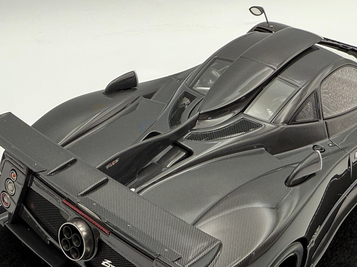 Henson & Heaven 1:18 Pagani Zonda 760RS