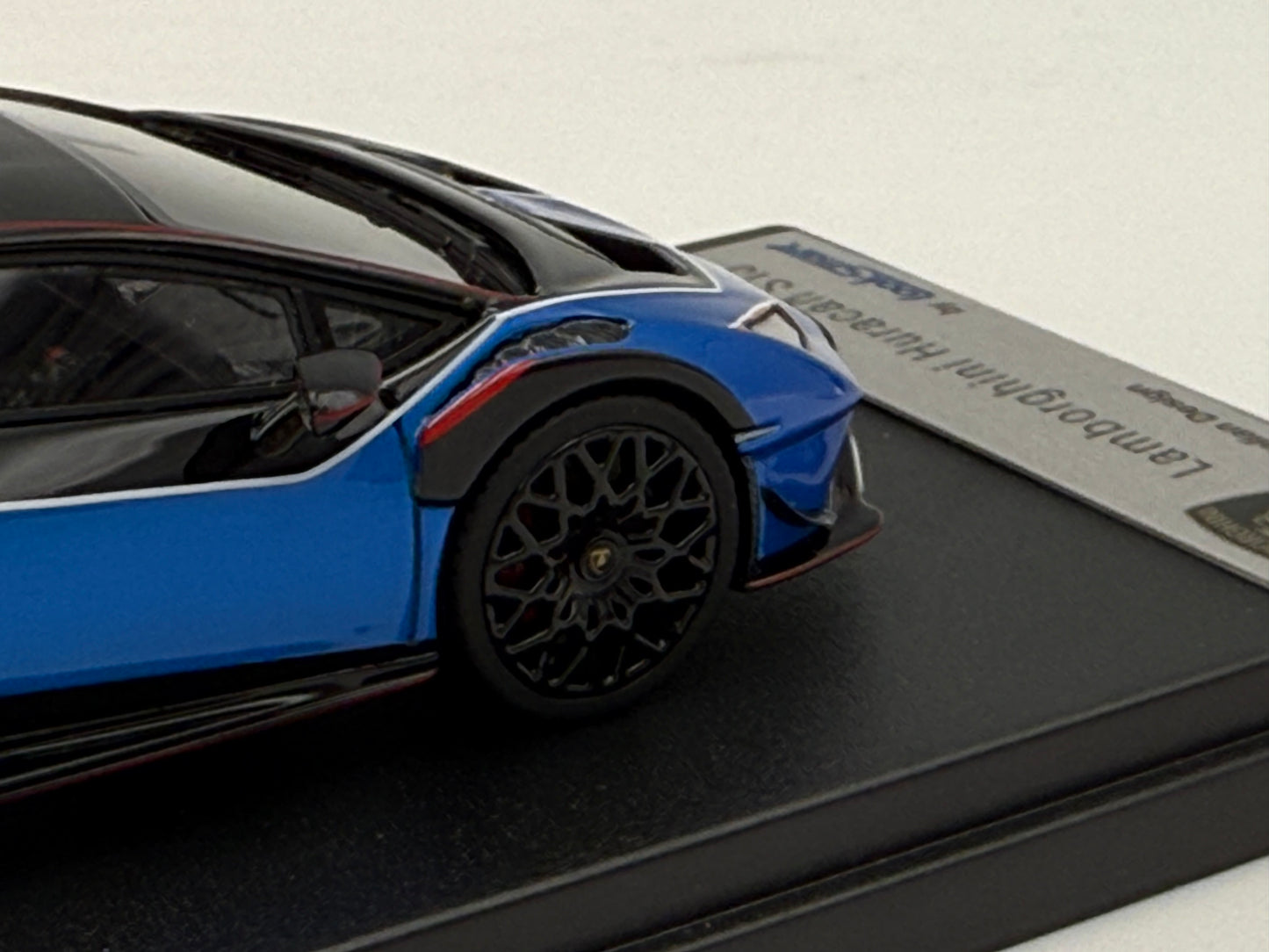 Looksmart 1:43 Lamborghini Huracan STJ (Blu Eliadi)