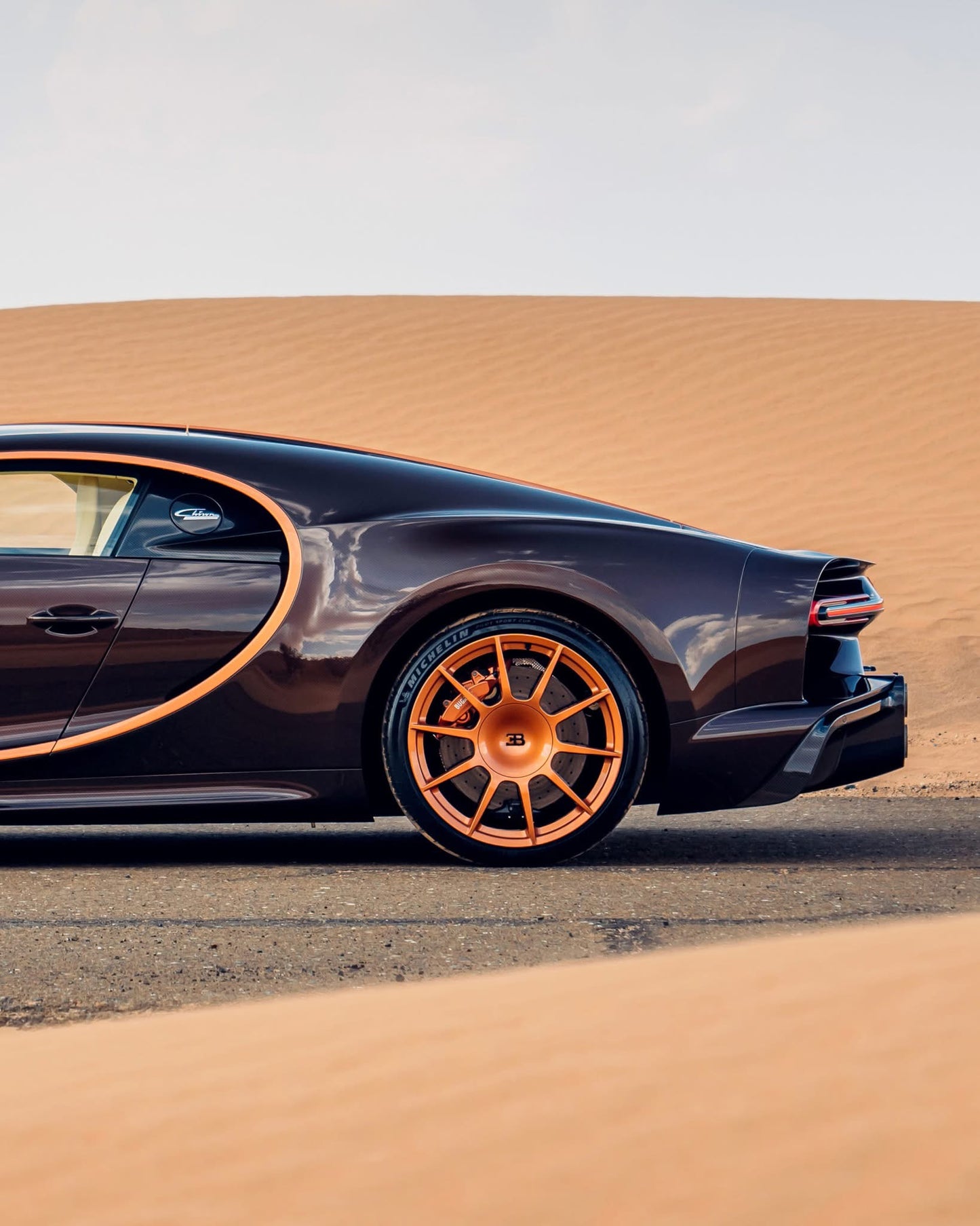 PREORDER Henson & Heaven 1:18 Bugatti Chiron Super Sport (Brown Carbon Fiber)