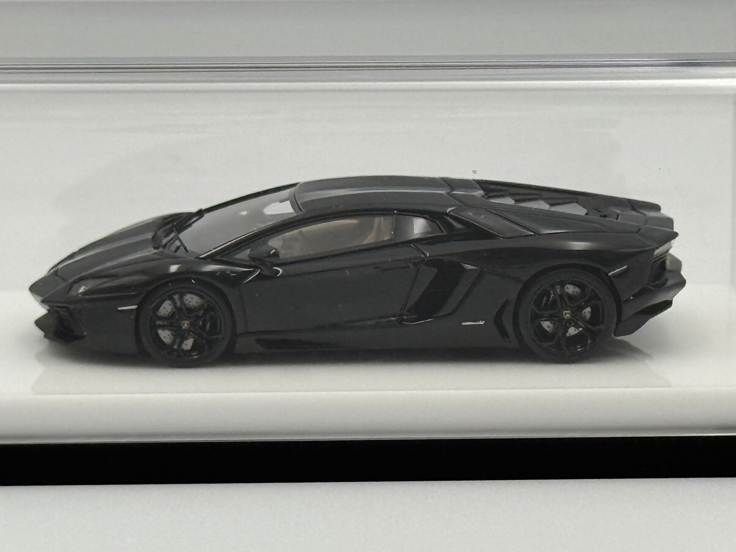 VMB 1:64 Lamborghini Aventador LP700-4 (Black)