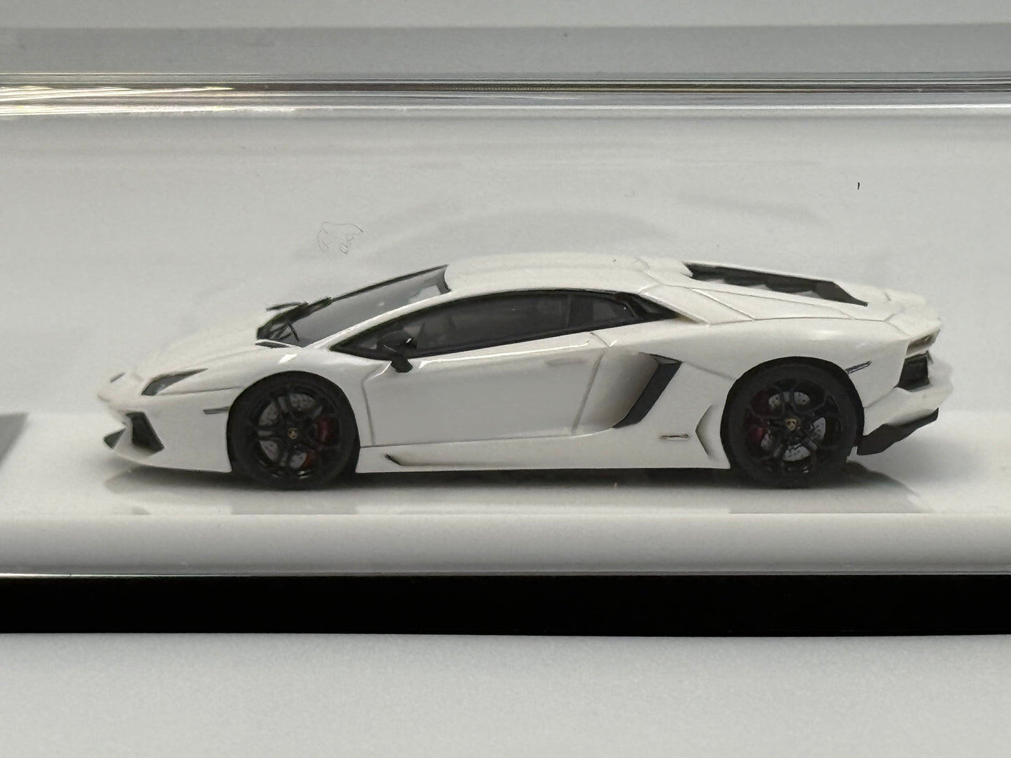 VMB 1:64 Lamborghini Aventador LP700-4 (White)