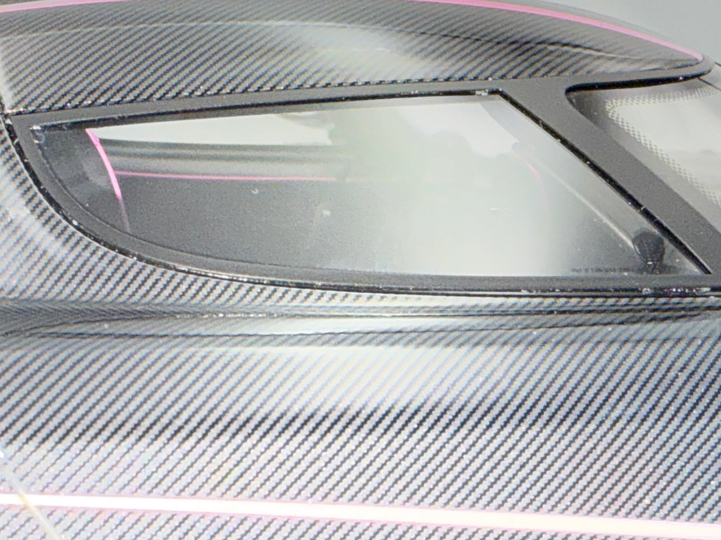 PREORDER VMB 1:18 Koenigsegg One:1 JC (Carbon/Pink)