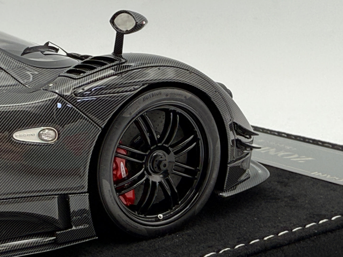 Henson & Heaven 1:18 Pagani Zonda KAQ