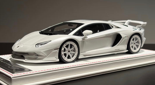 PREORDER 1:18 Lamborghini Aventador SVJ - Absolute White!