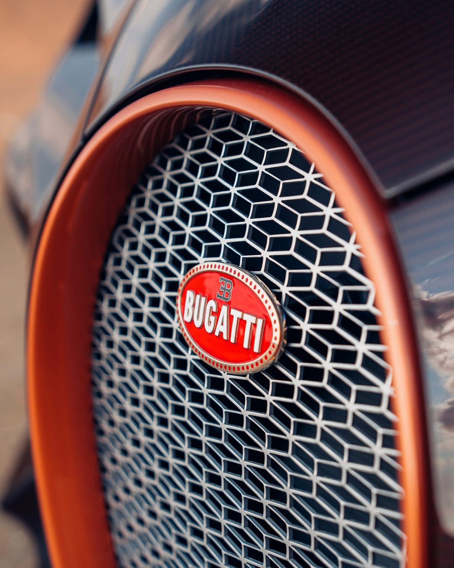 PREORDER Henson & Heaven 1:18 Bugatti Chiron Super Sport (Brown Carbon Fiber)