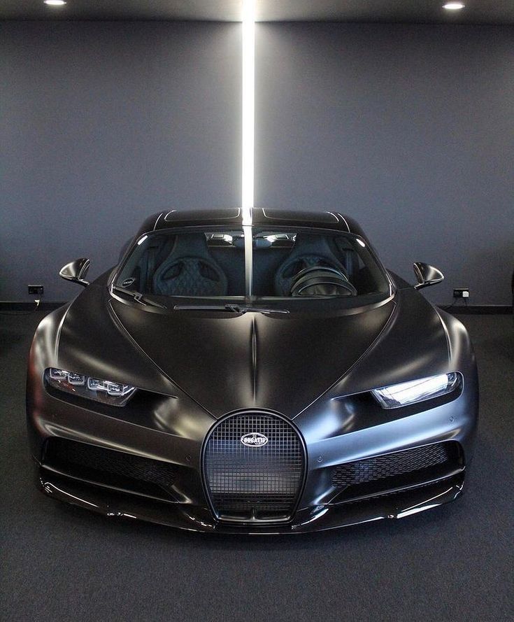 PREORDER 1:18 Bugatti Chiron Sport Noire
