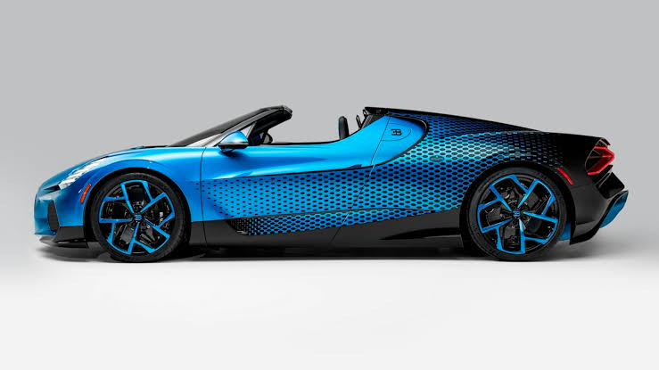 Henson & Heaven 1:18 Bugatti Mistral W16 - Dragonfly