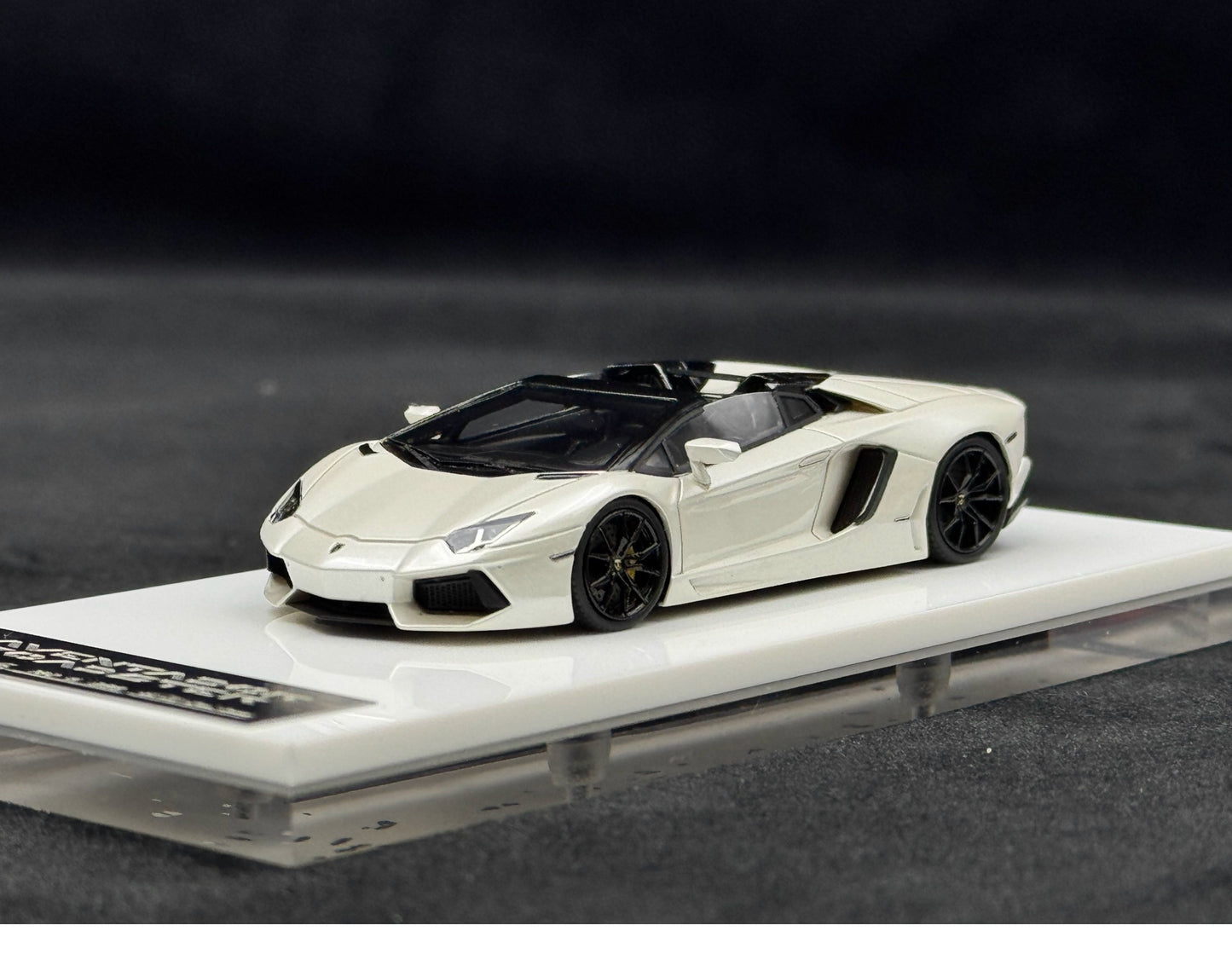 Cars' Lounge 1:64 Lamborghini Aventador LP700-4 (Balloon White)