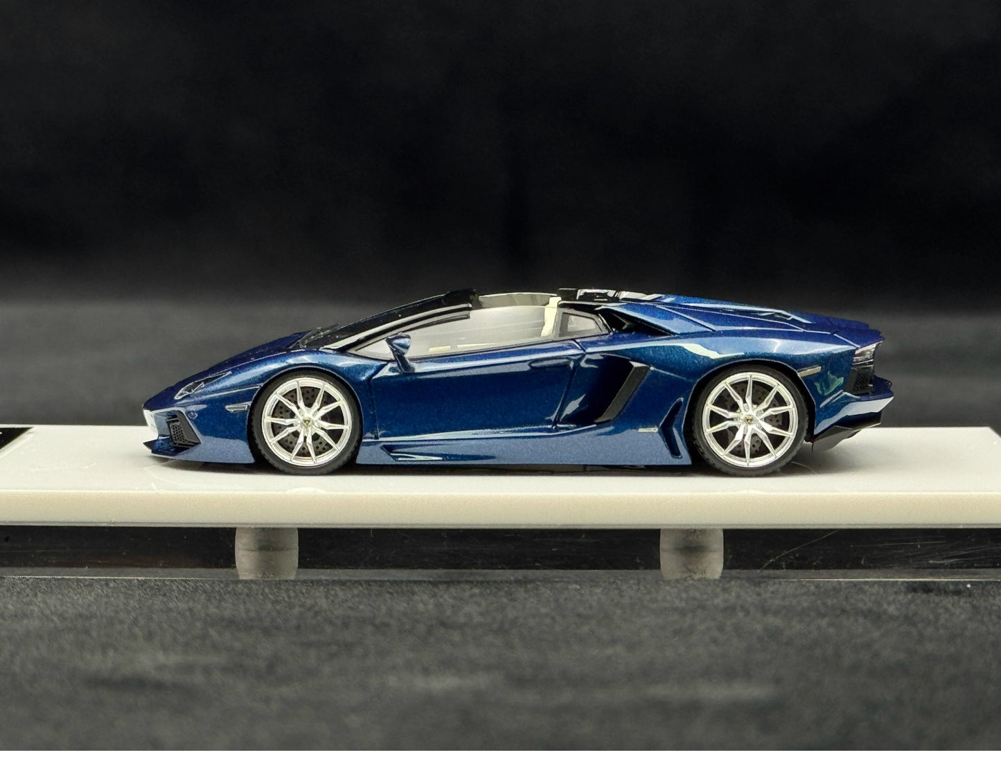 PREORDER Car's Lounge 1:64 Lamborghini Aventador LP700-4 Roadster (Blue Hera)