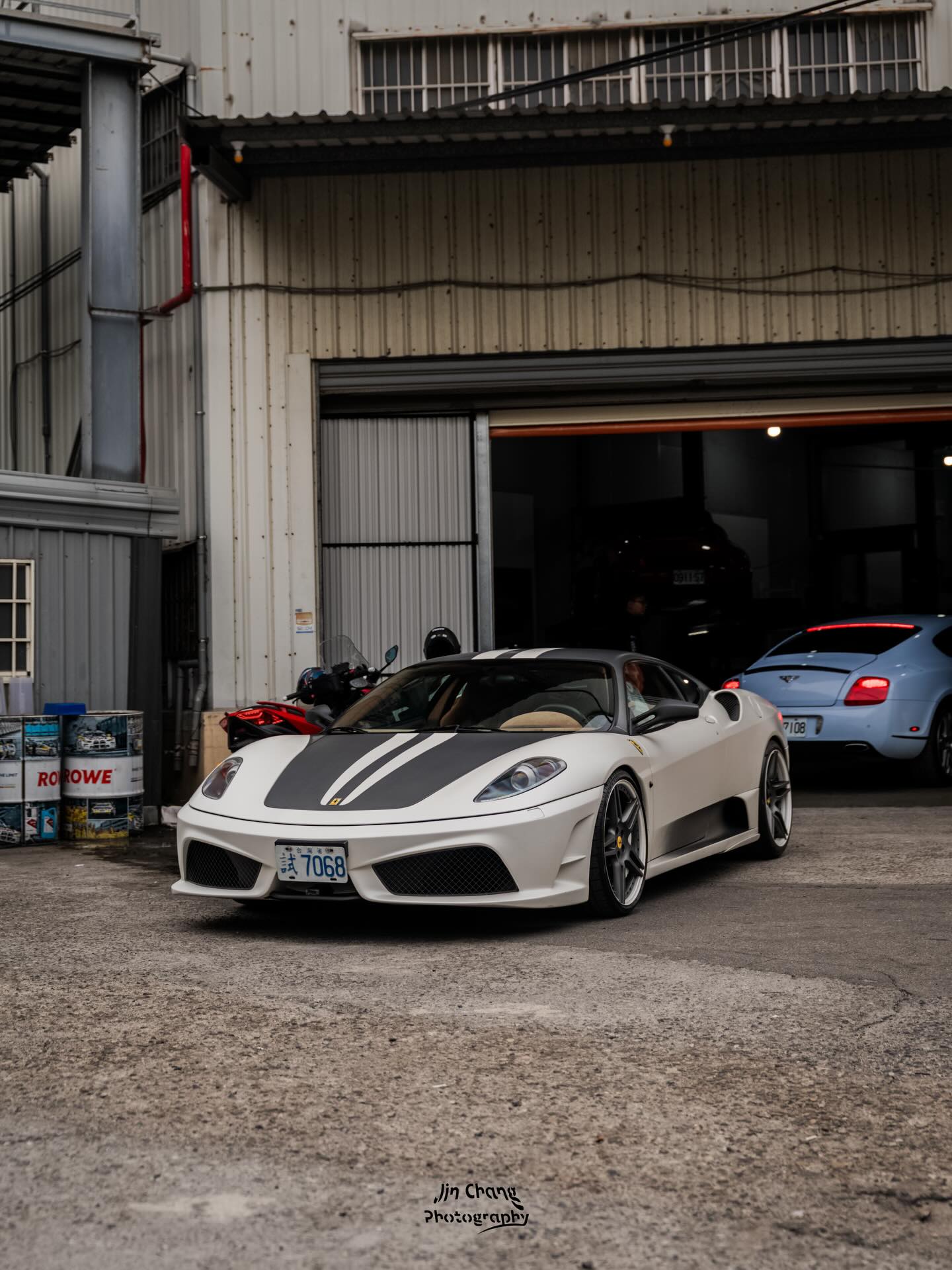 PREORDER 1:18 Ferrari F430 Scuderia - Novitec Rosso 777 (Matte White)