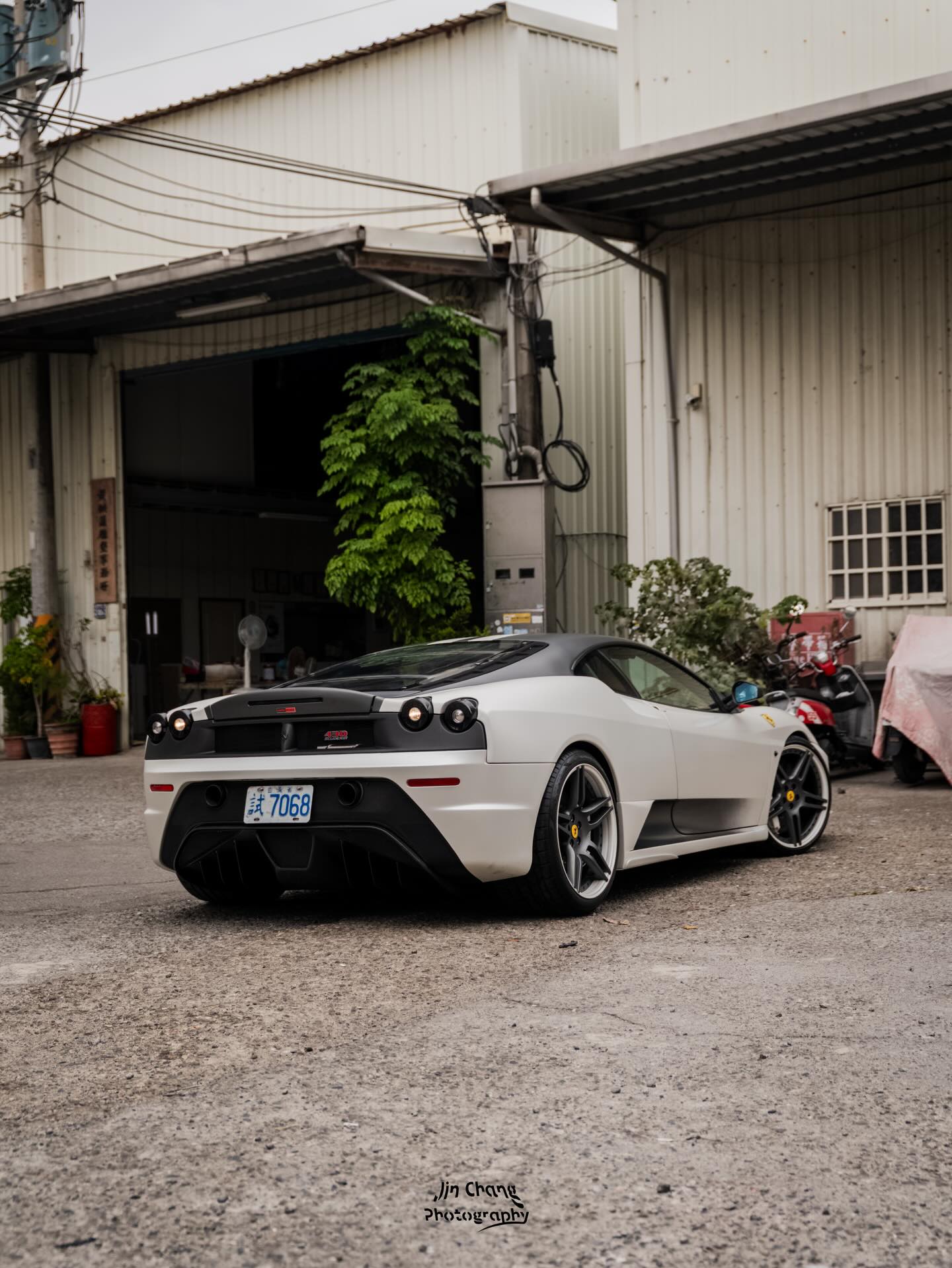 PREORDER 1:18 Ferrari F430 Scuderia - Novitec Rosso 777 (Matte White)