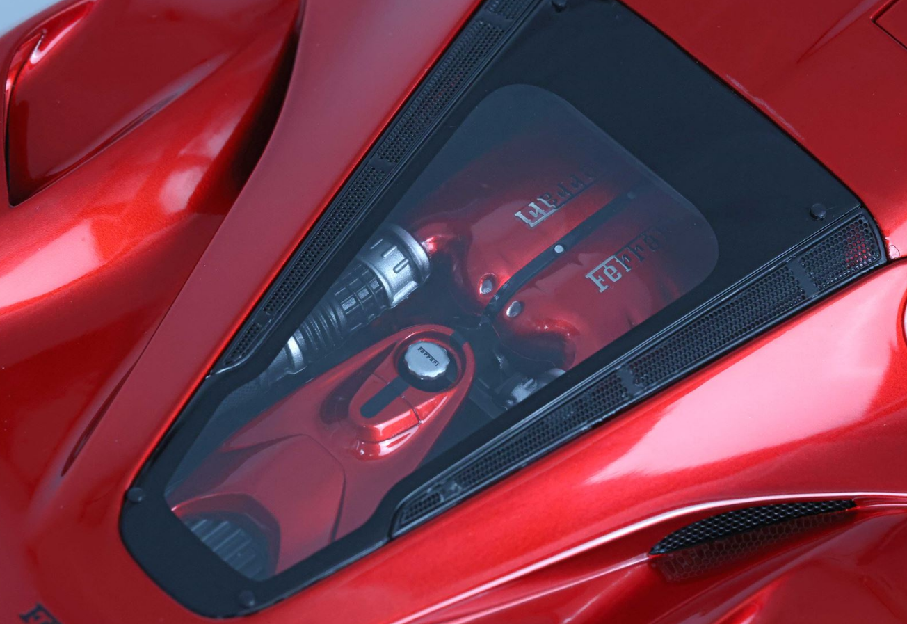 BBR 1:18 Ferrari Laferrari (Lewis Hamilton) - SPECIAL COFFRET