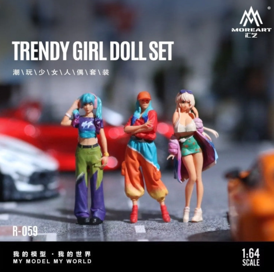 MoreArt 1:64 TRENDY GIRL DOLL SET