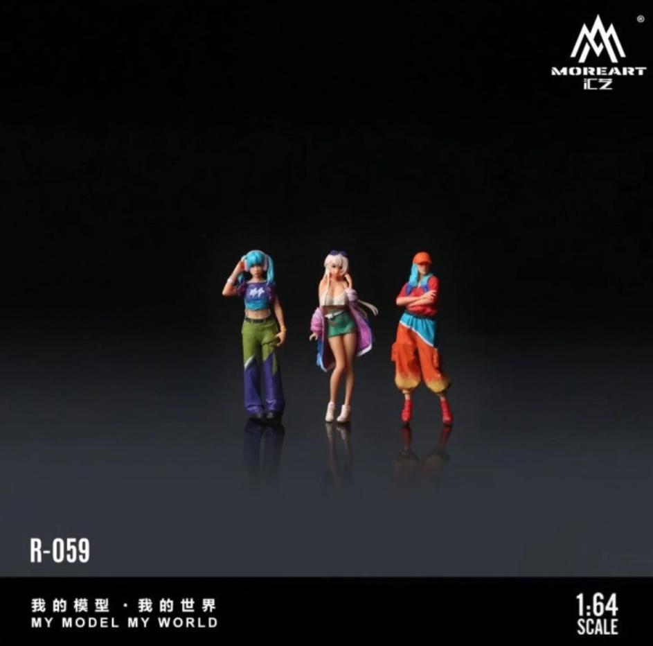 MoreArt 1:64 TRENDY GIRL DOLL SET