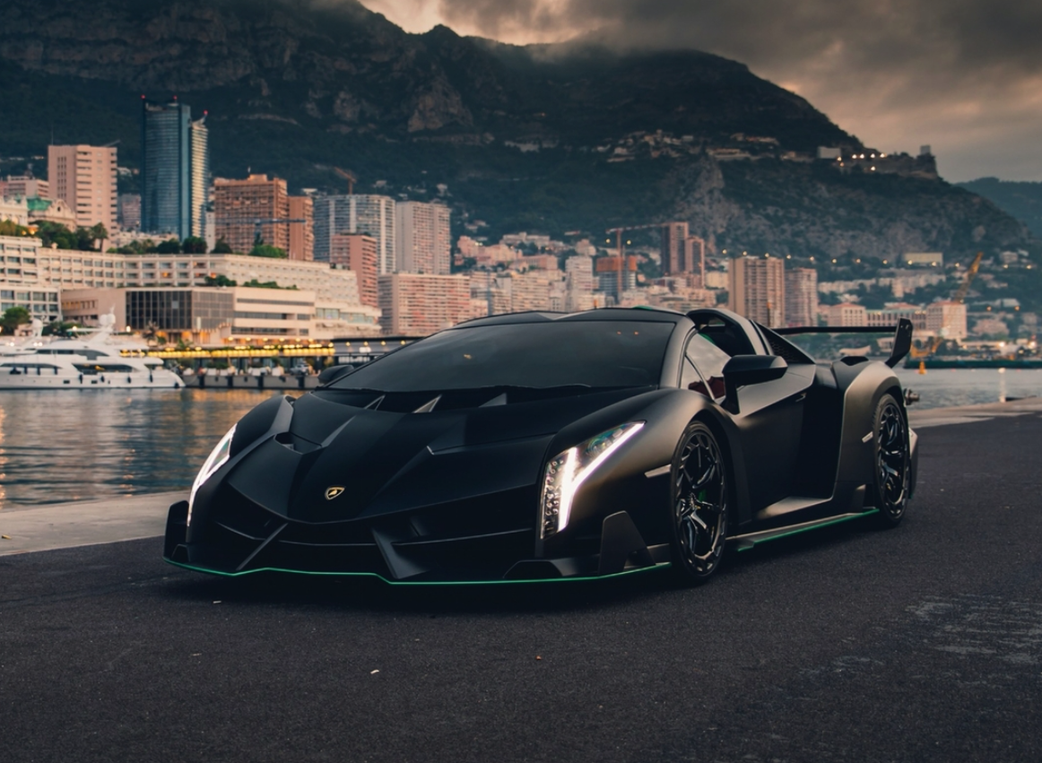 PREORDER HH Model 1:18 Lamborghini Veneno Roadster (Macau Show - Matte Black/Green)
