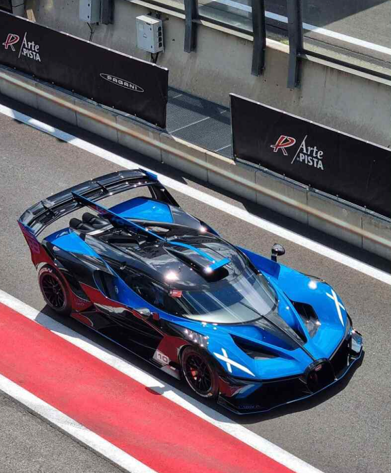 PREORDER HH Model 1:18 Bugatti Bolide (French Blue/Black Carbon)