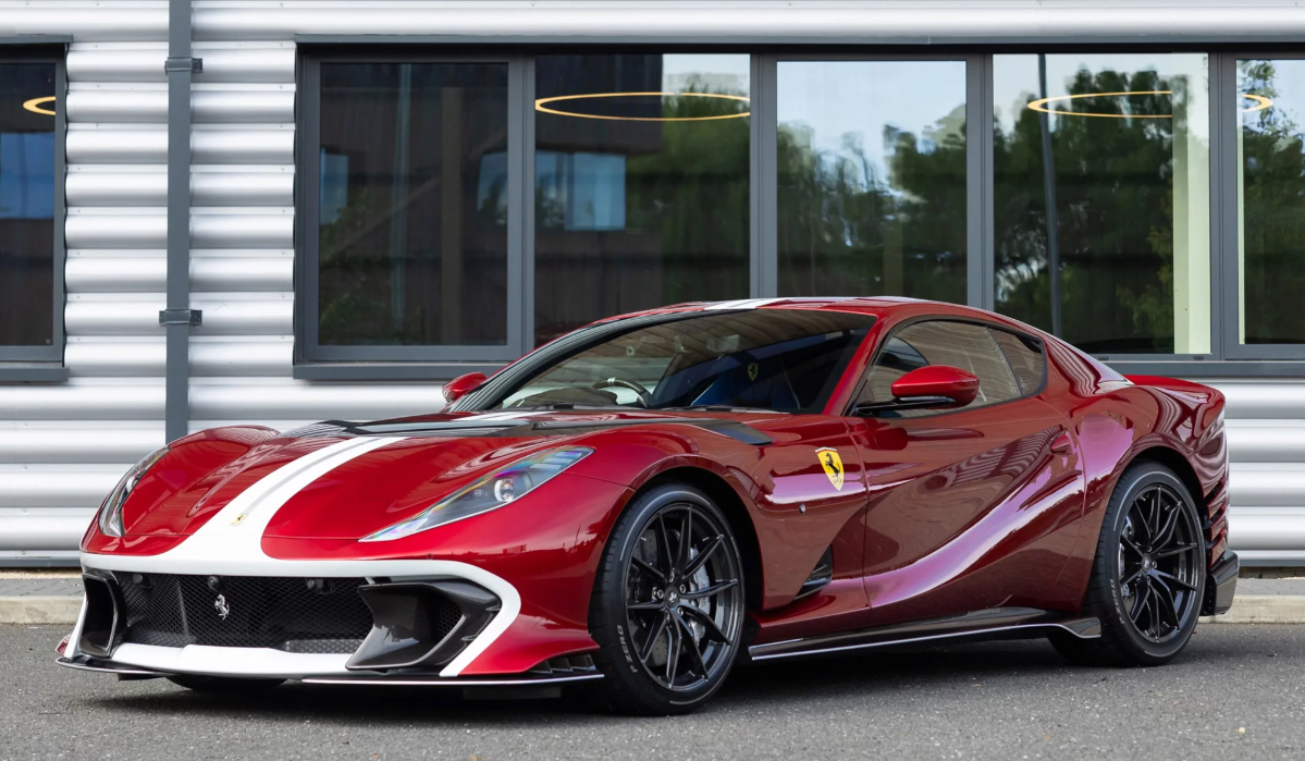 PREORDER Henson & Heaven 1:18 Ferrari 812 Competizione (Rosso Lipstick)