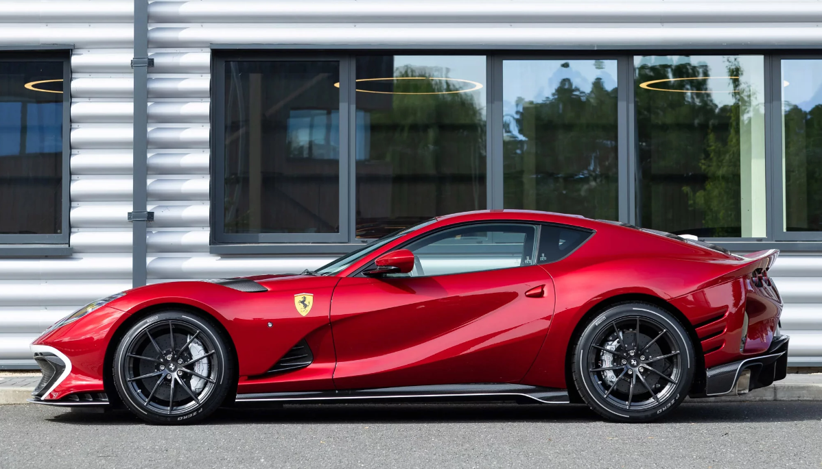 PREORDER Henson & Heaven 1:18 Ferrari 812 Competizione (Rosso Lipstick)