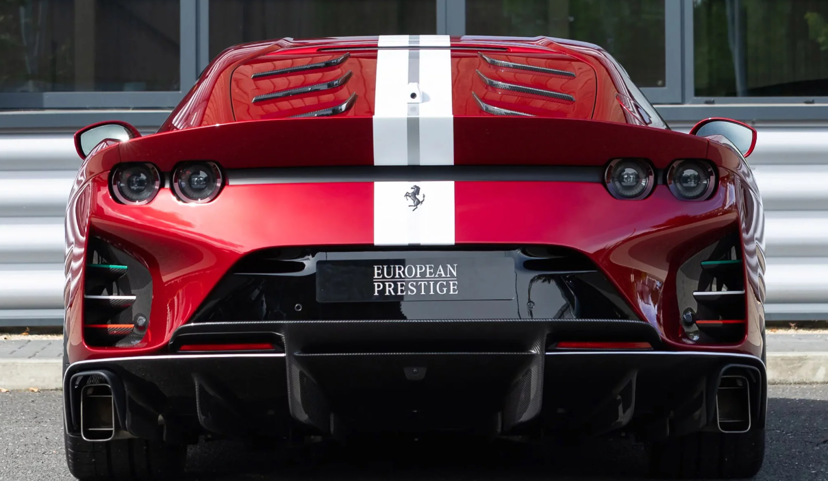 PREORDER Henson & Heaven 1:18 Ferrari 812 Competizione (Rosso Lipstick)