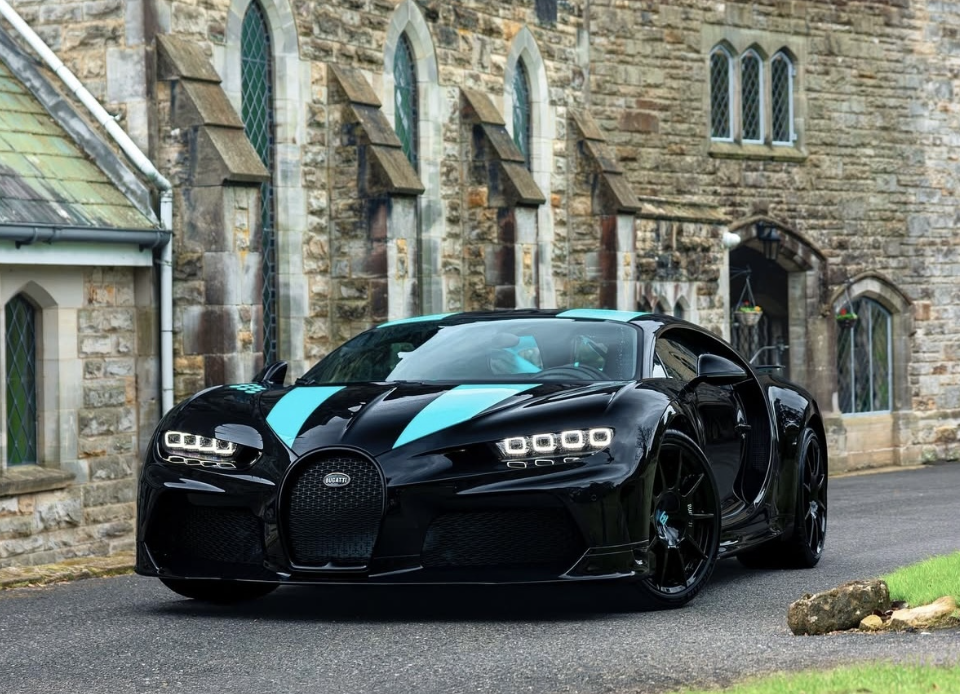 PREORDER Henson & Heaven 1:18 Bugatti Chiron Super Sport ‘Le Diamont Noir’