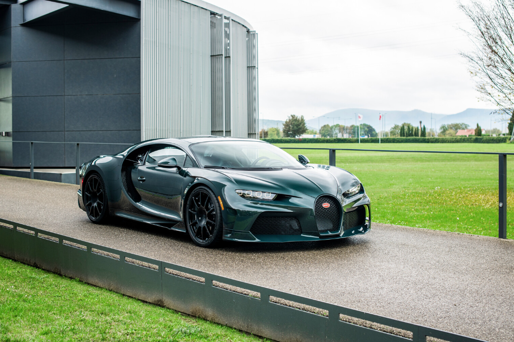 PREORDER Henson & Heaven 1:18 Bugatti Chiron Super Sport (Green Carbon)