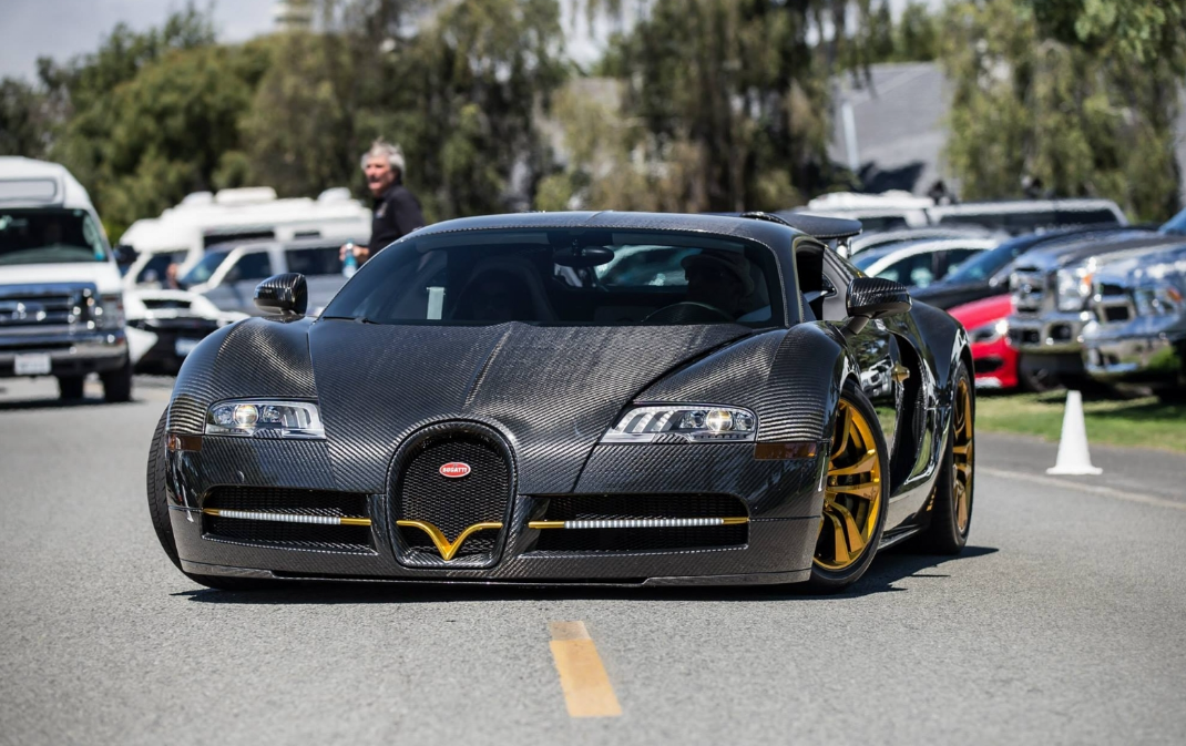 PREORDER VMB x Miniature Planet 1:18 Bugatti Veyron MANSORY Vivere (Carbon Fiber/Gold)
