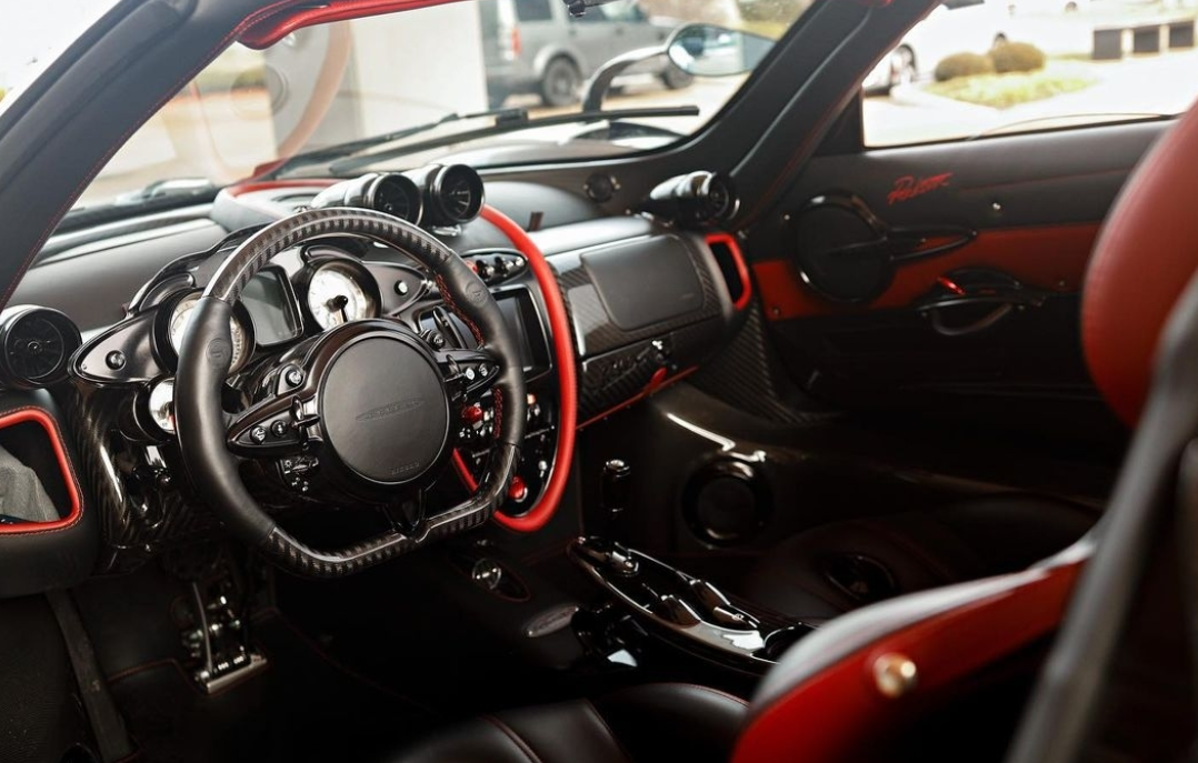 PREORDER Henson & Heaven 1:18 Pagani Huayra Aurora Roadster