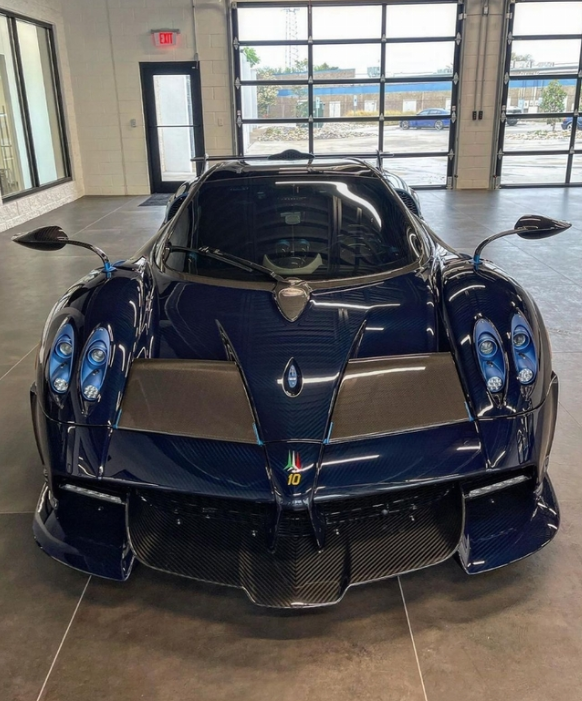 PREORDER Hneson & Heaven 1:18 Pagani Huayra Roadster Tricolore