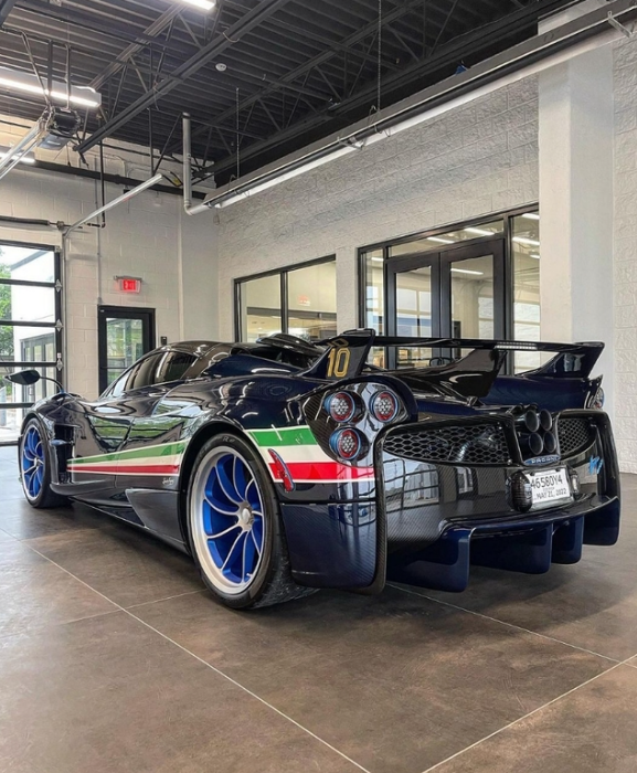 PREORDER Hneson & Heaven 1:18 Pagani Huayra Roadster Tricolore