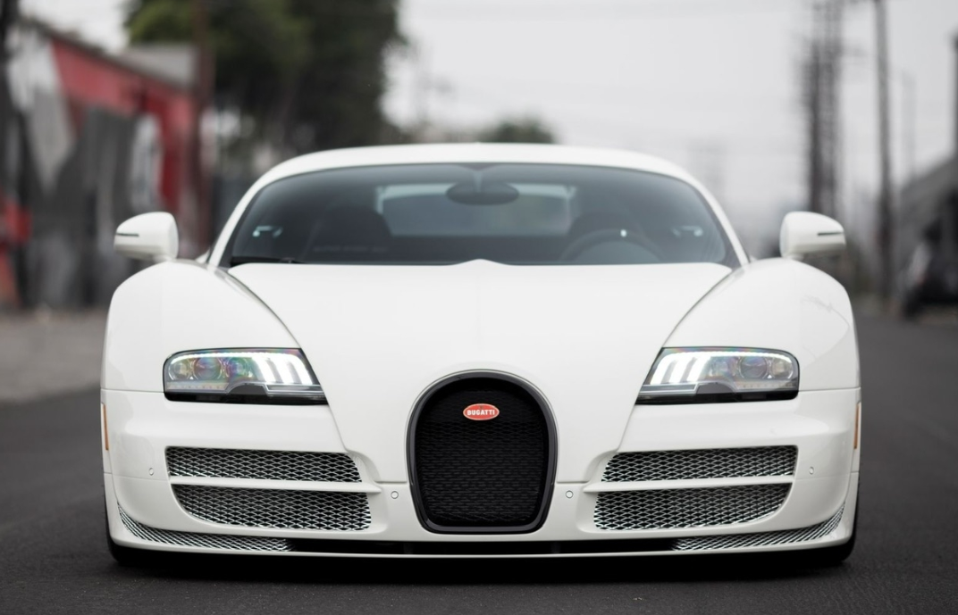 PREORDER VMB x Miniature Planet 1:18 Bugatti Veyron Super Sport '300' (White)