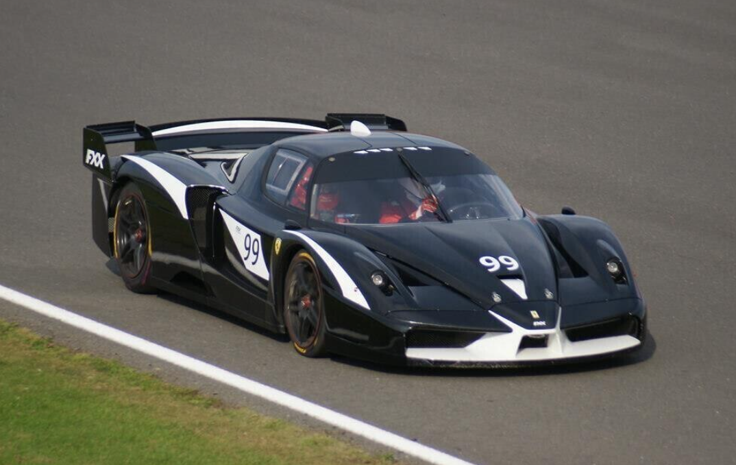 PREORDER Henson & Heaven 1:18 Ferrari FXX (Diamond Black)