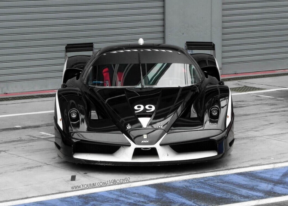 PREORDER Henson & Heaven 1:18 Ferrari FXX (Diamond Black)