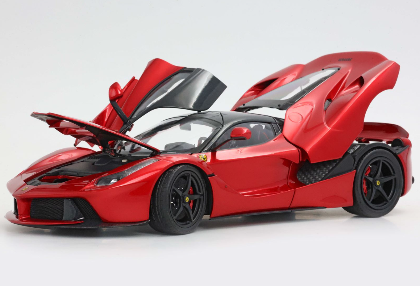 PREORDER BBR 1:18 Ferrari Laferrari (Rosso F1 2007 Black Roof) - Carbon Base