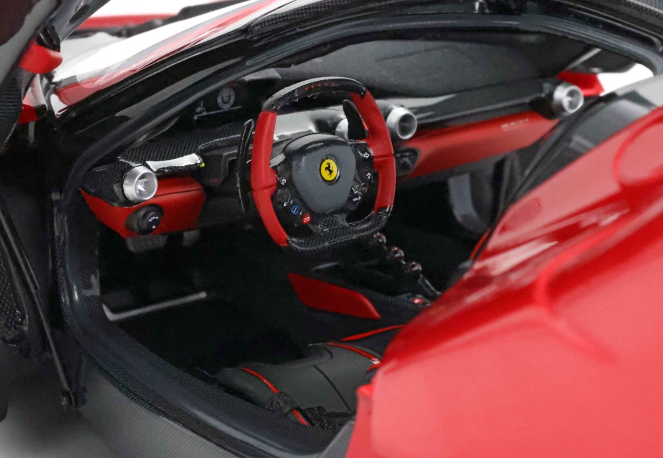 PREORDER BBR 1:18 Ferrari Laferrari (Rosso F1 2007 Black Roof) - Carbon Base