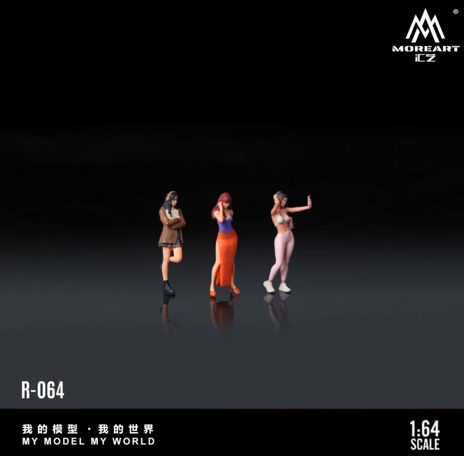 MoreArt 1:64 Beautiful and Charming Doll Set