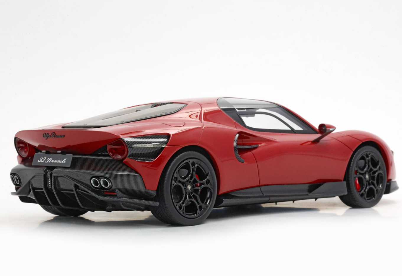 BBR 1:18 Alfa Romeo 33 Stradale (Rosso Alfa)