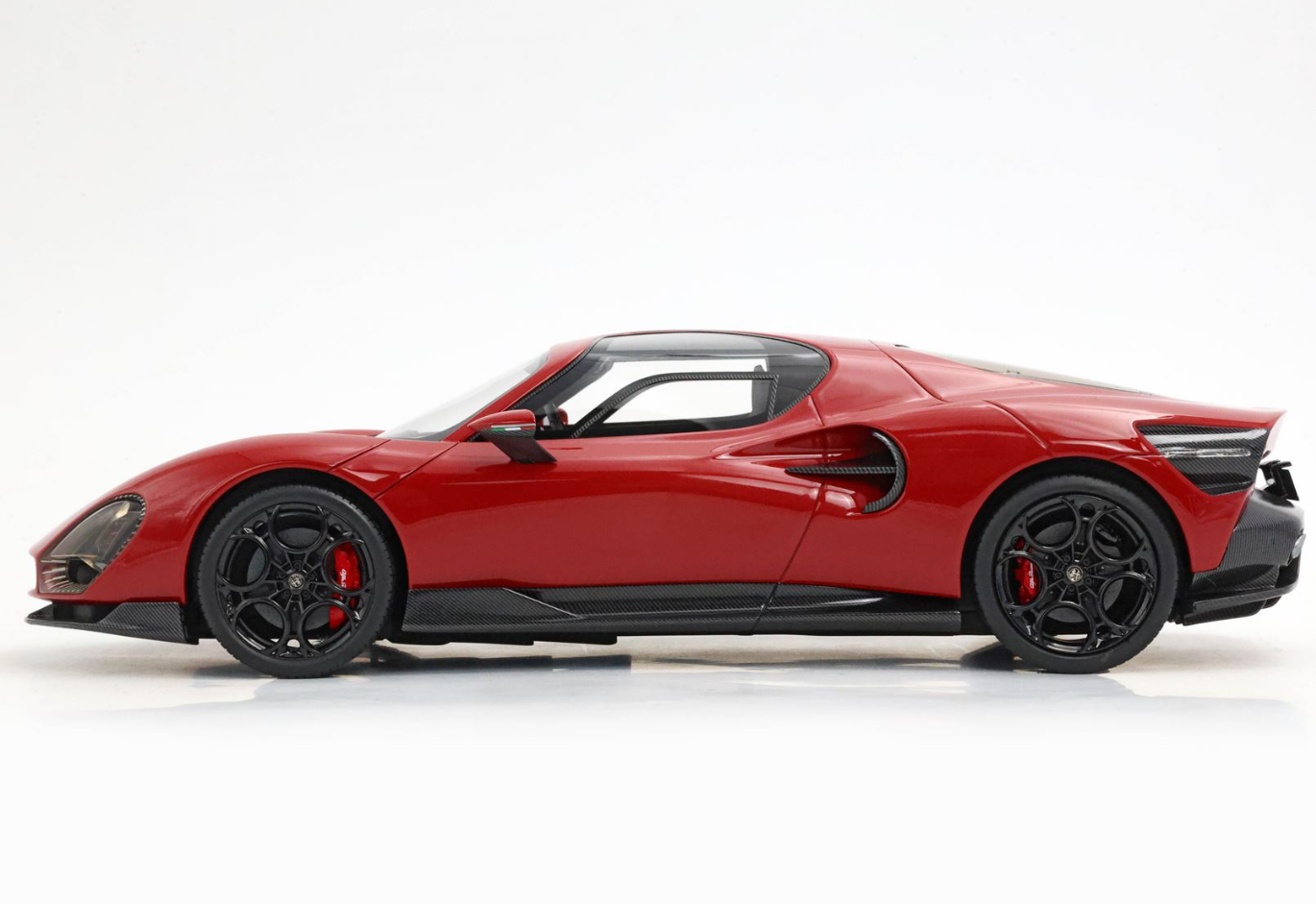 BBR 1:18 Alfa Romeo 33 Stradale (Rosso Alfa)