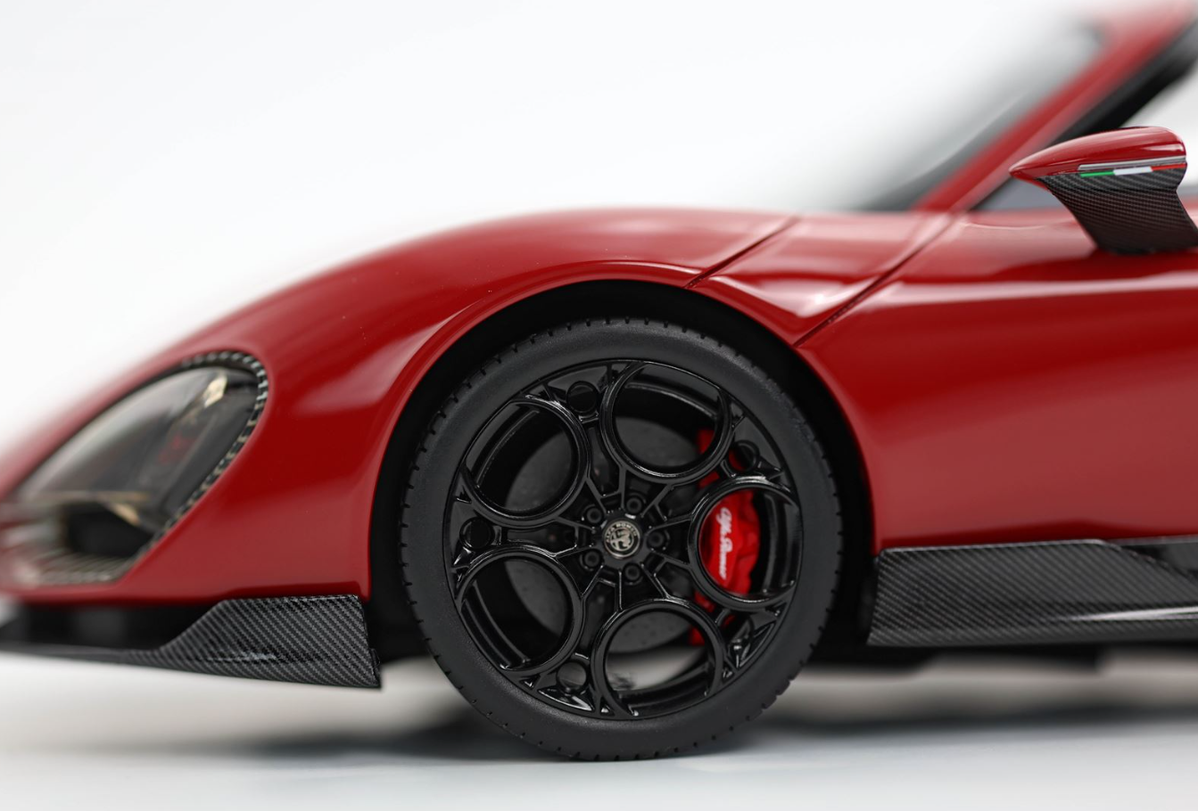 BBR 1:18 Alfa Romeo 33 Stradale (Rosso Alfa)