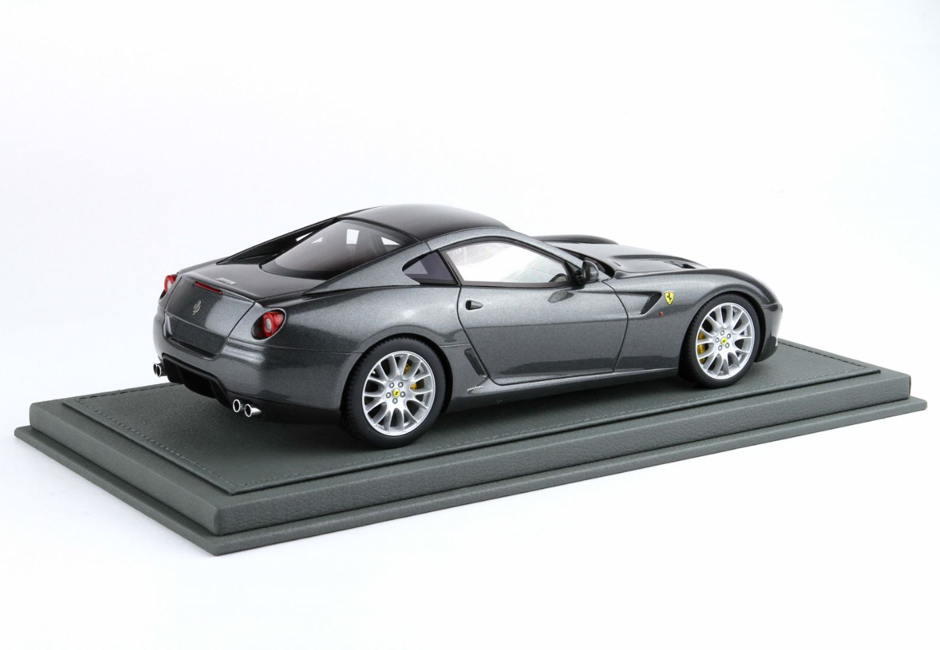 PREORDER BBR 1:18 FERRARI 599 GTB FIORANO 2006 Manual Gear (Silverstone Grey)