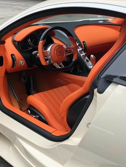 PREORDER 1:18 Bugatti Chiron Sport (White Coffee)