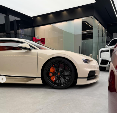 PREORDER 1:18 Bugatti Chiron Sport (White Coffee)