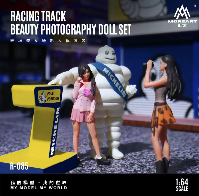 PREORDER MoreArt 1:64 Racing Track Beauty Photography Doll Set