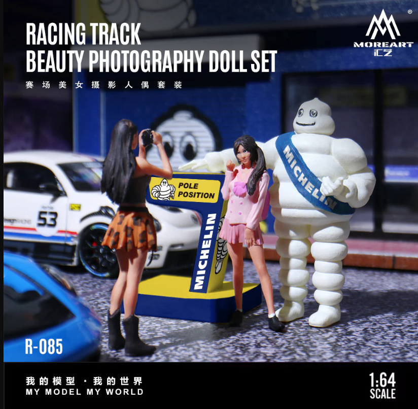 PREORDER MoreArt 1:64 Racing Track Beauty Photography Doll Set