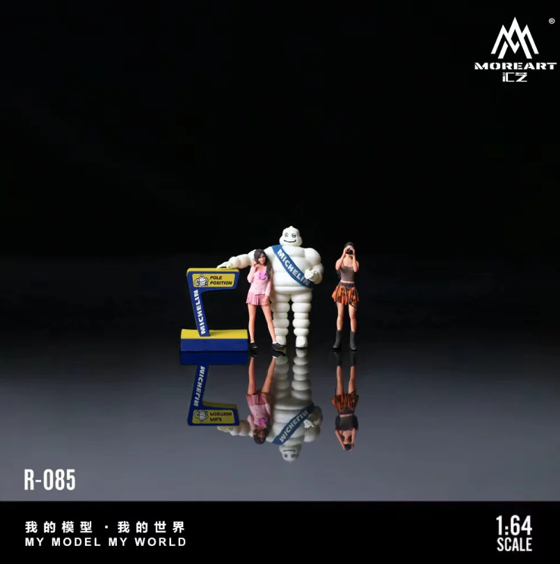 PREORDER MoreArt 1:64 Racing Track Beauty Photography Doll Set