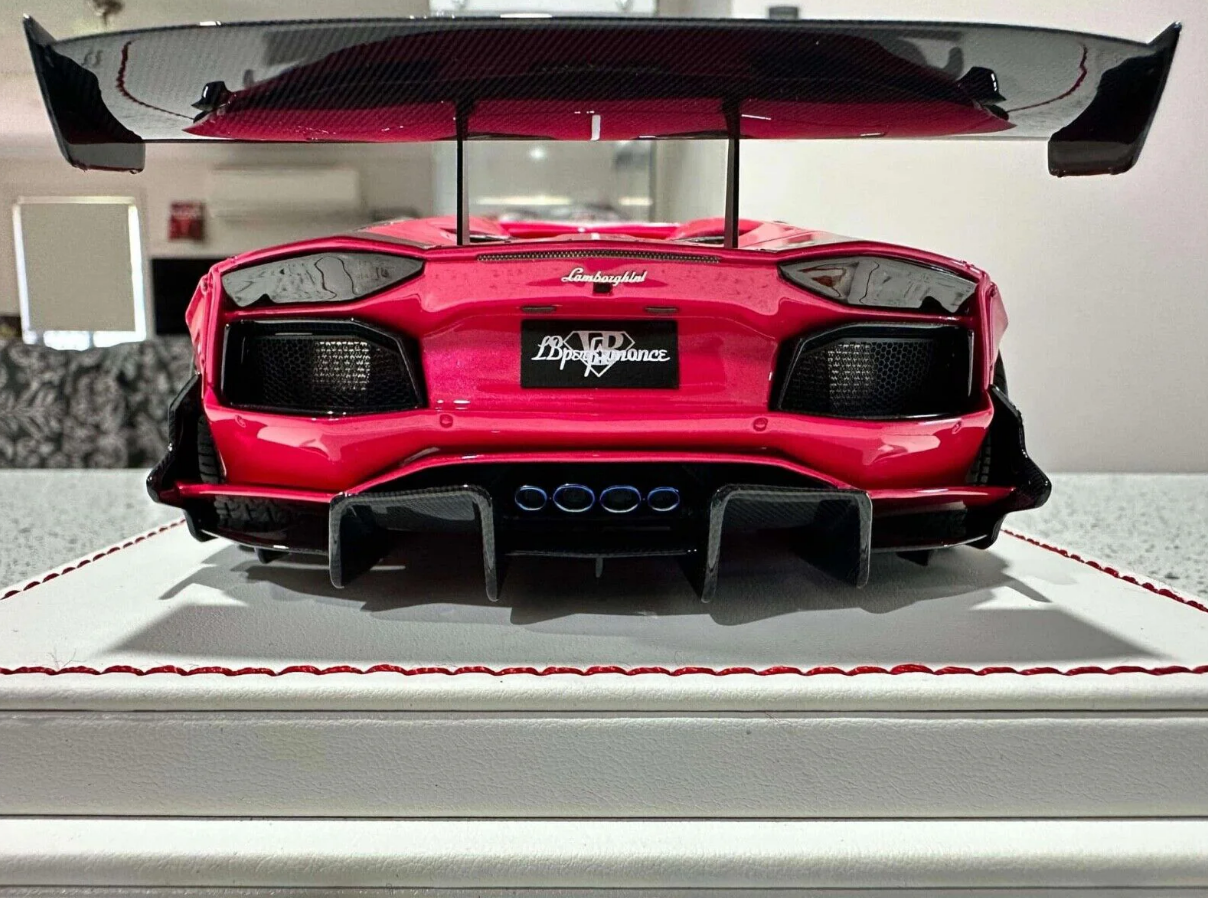 Davis & Giovanni 1:18 Lamborghini Aventador Roadster LBWK 'Stradman'